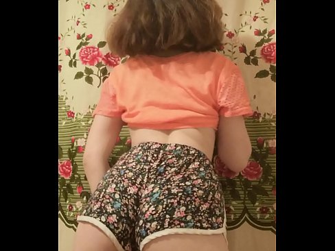 ❤️ Sexy jonk Babe deet hir Shorts op der Kamera of Porno vk bei eis