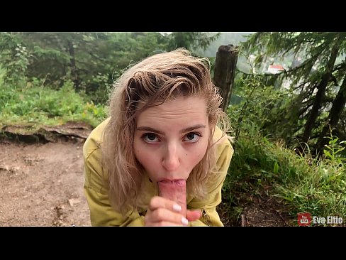 ❤️ Meedchen drénkt kum no engem ëffentleche Blowjob - Eva Elfi Porno vk bei eis